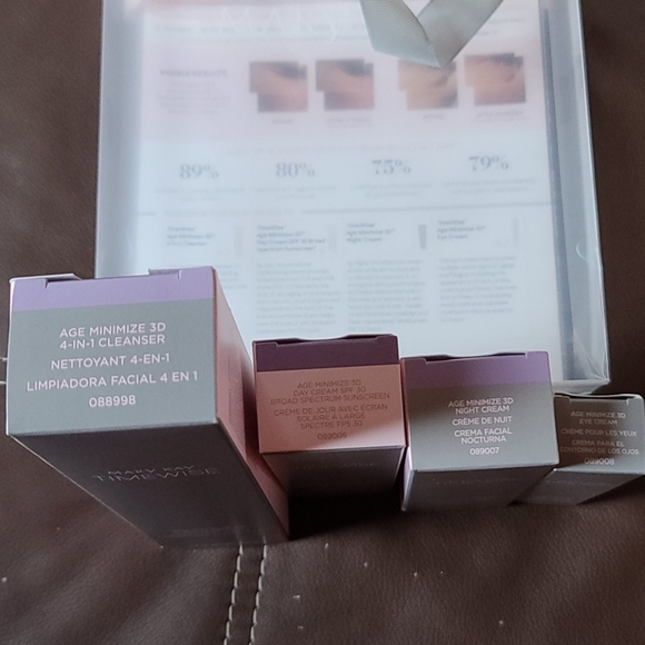 Mary Kay Timewise Age Minimizing Set - Picture 3 of 4